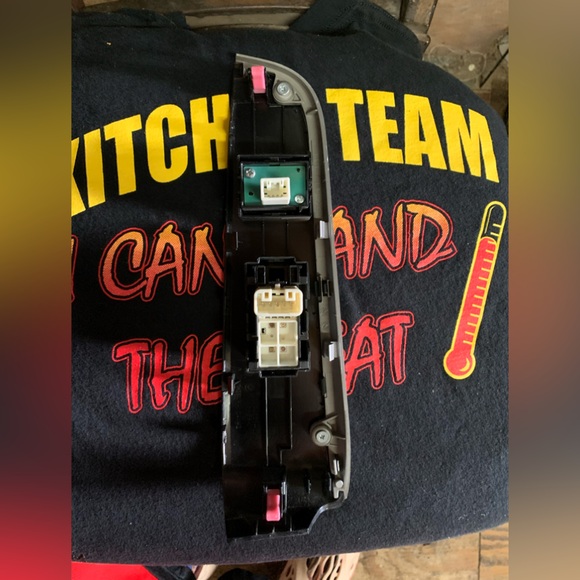 🤩🔥ON SALE TODAY 2012-2014 TOYOTA CAMRY PASSENGER POWER WINDOW SWITCH OEM 🤩🔥 - Picture 2 of 3